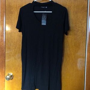 Boohoo black t shirt dress with cut out